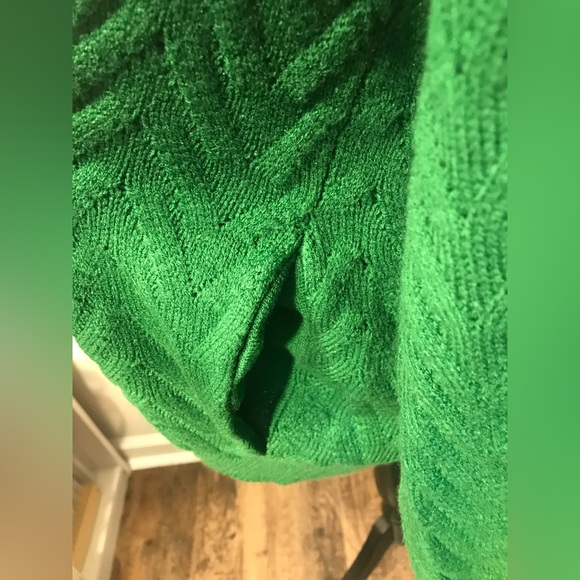 Soho Jeans | XL Green Chevron Design Sweater w/ Pockets - Picture 3 of 4